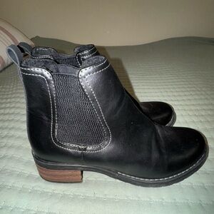 Eastland Black Jasmine Ankle Boots. Size 7.  GUC